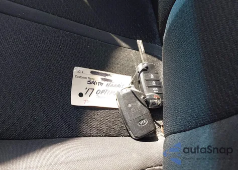 2017 Kia Optima Lx z USA, uszkodzony, nr VIN 5XXGT4L32HG135400